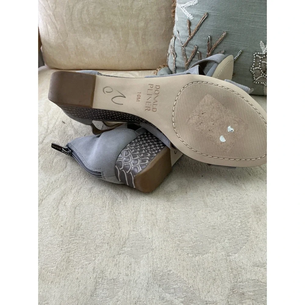 Donald Pliner Booties size 10 Vela Wedge Sandals Gray Suede Shoes